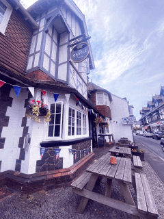 Inside The Castle pub
